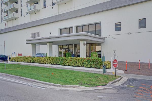 Sailboat Cay, 13499 Biscayne Blvd #610, North Miami, Florida 33181, image 1