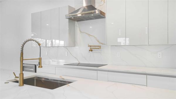 Petite, 317 NE 21st St, Wilton Manors, Florida 33305, image 1