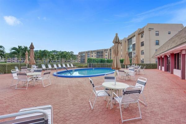 Sunrise Lakes 4, 10467 Sunrise Lakes Blvd #210, Sunrise, Florida 33322, image 1