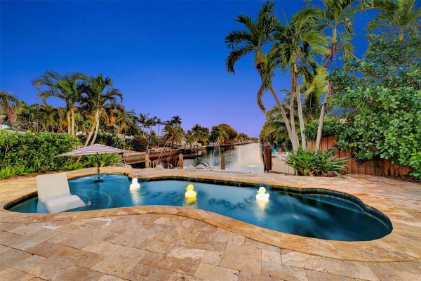 Edgewater Estates, 1500 NE 24th St, Wilton Manors, Florida 33305, image 1