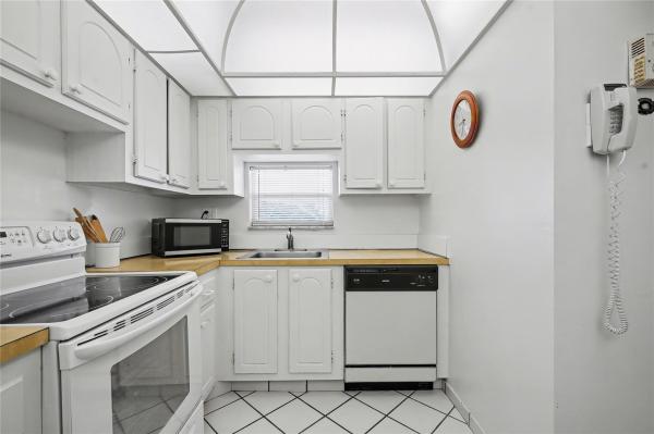 Hollybrook Golf & Tennis Club, 8970 S Hollybrook Blvd #308, Pembroke Pines, Florida 33025, image 1