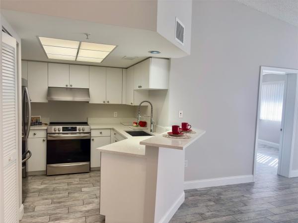 Village East, 2119 SE 10th Ave #910, Fort Lauderdale, Florida 33316, image 1