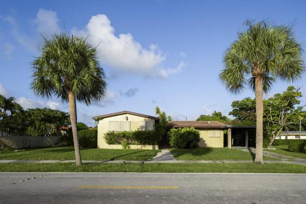 Windward Manor, 18140 S Glades Dr, North Miami Beach, Florida 33162, image 1