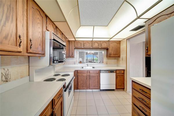 Lakes Of Environ, 3521 Environ Blvd #B509, Lauderhill, Florida 33319, image 1