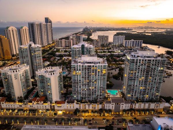 Parque Towers, 300 Sunny Isles Blvd #4-2201, Sunny Isles Beach, Florida 33160, image 2