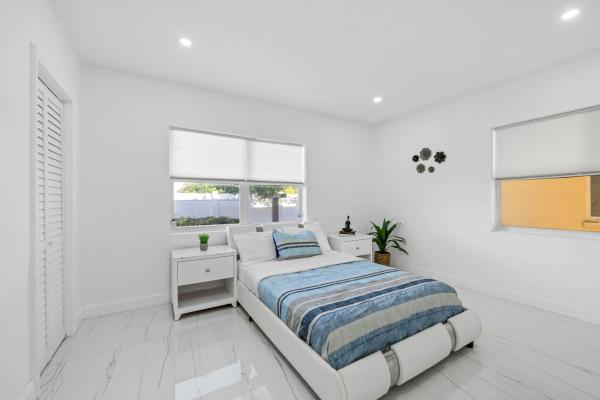 Mango Gardens, 1260 SW 32nd St, Fort Lauderdale, Florida 33315, image 1