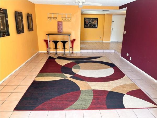 International Village At Inverrary, 3690 Inverrary Dr #2C, Lauderhill, Florida 33319, image 1