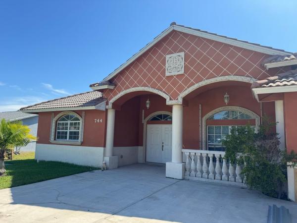 Oak Hammock, 744 SW Del Rio Blvd, Port St. Lucie, Florida 34953, image 1