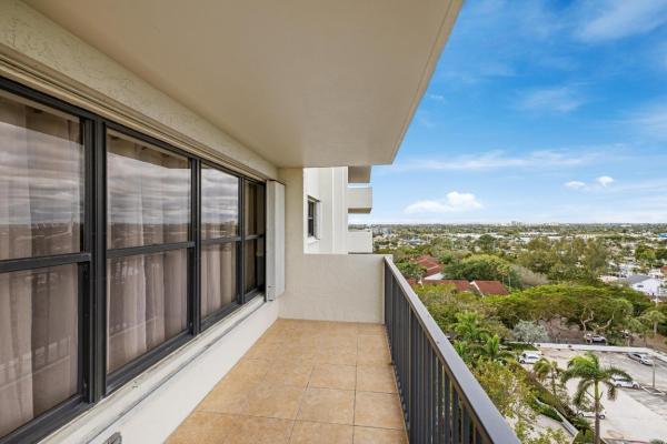 The Tower Portsmouth At Port Royale, 3200 Port Royale Dr N #1208, Fort Lauderdale, Florida 33308, image 3