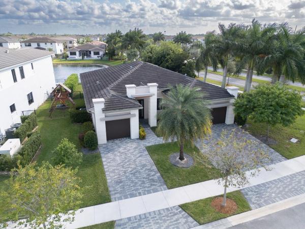 Cascata At MiraLago, 10660 S Lago Vista Cir, Parkland, Florida 33076, image 1