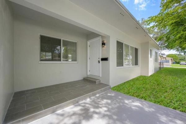 Hollywood Little Ranches, 2601 Taylor St, Hollywood, Florida 33020, image 1