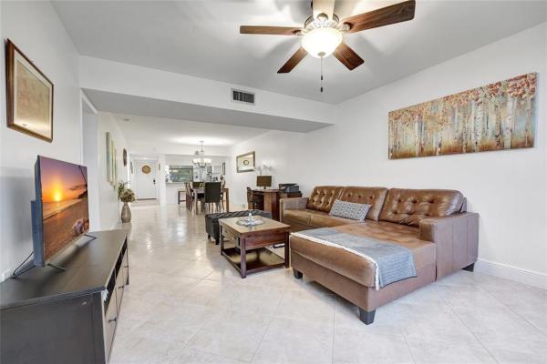Whitehall Of Pine Island Ridge, 1502 Whitehall Dr #106, Davie, Florida 33324, image 1
