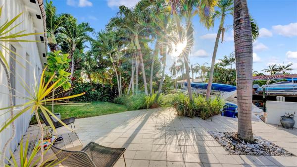 Middle River Manor, 2409 NE 19th Ave, Wilton Manors, Florida 33305, image 3