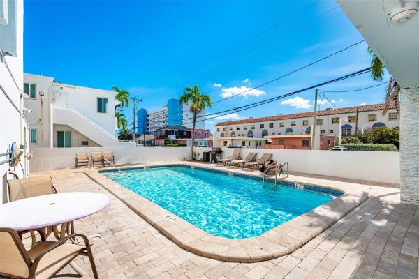 Victoria Towers, 211 S Ocean Dr #301, Hollywood, Florida 33019, image 2