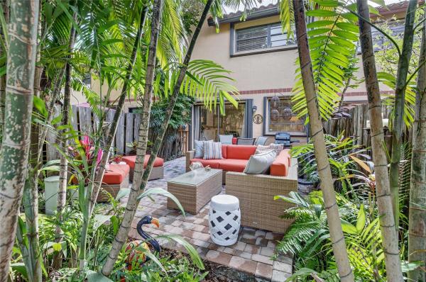 Spanish Springs Townhomes, 261 NE 16th Pl #303, Fort Lauderdale, Florida 33305, image 2