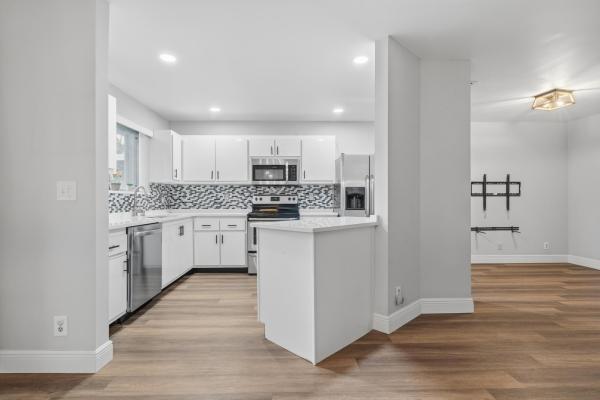 Discovery Pointe, 2105 W Discovery Cir, Deerfield Beach, Florida 33442, image 2