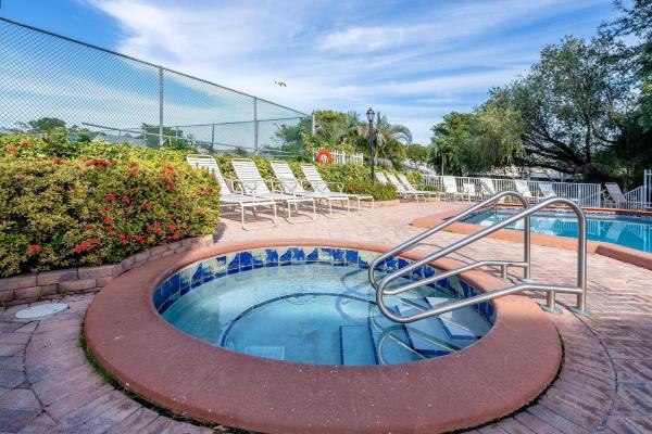 Discovery Pointe, 2105 W Discovery Cir, Deerfield Beach, Florida 33442, image 3