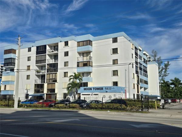 Moon Tower, 5033 NW 7th St #508, Miami, Florida 33126, image 1