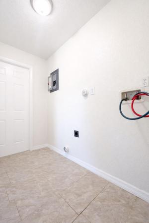 Lake Shore, 561 SW 14th St, Belle Glade, Florida 33430, image 2