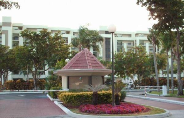 Horizons Of Inverrary, 7050 NW 44th St #506, Lauderhill, Florida 33319, image 1
