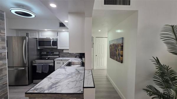 Somerset, 2831 Somerset Dr #105, Lauderdale Lakes, Florida 33311, image 2