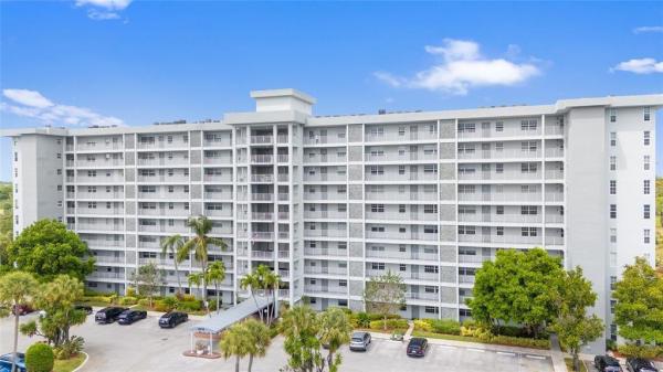 Palm-Aire Country Club 10, 4015 W Palm Aire Dr #304, Pompano Beach, Florida 33069, image 2