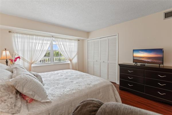 Palm-Aire Country Club 10, 4015 W Palm Aire Dr #304, Pompano Beach, Florida 33069, image 1