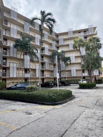 3301 N Country Club Dr #506, Aventura, Florida 33180, image 1