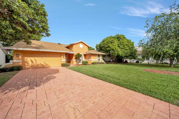 Lakewood At Woodmont, 8507 NW 83rd St, Tamarac, Florida 33321, image 2