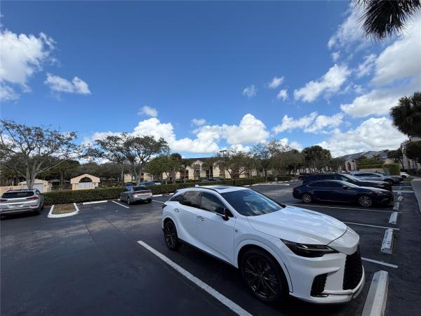 South Palm Place, 7610 Westwood Dr #119, Tamarac, Florida 33321, image 2