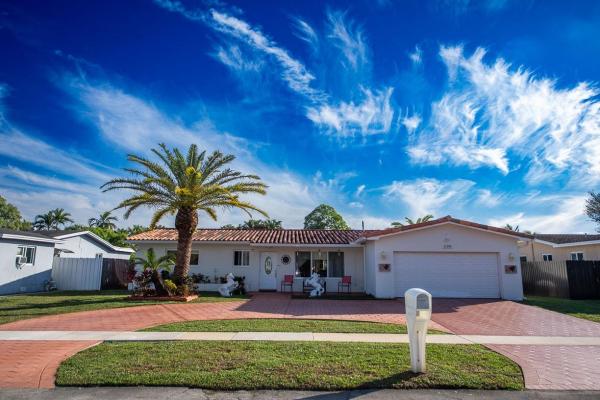 Pembroke Lakes, 11040 NW 16th St, Pembroke Pines, Florida 33026, image 1