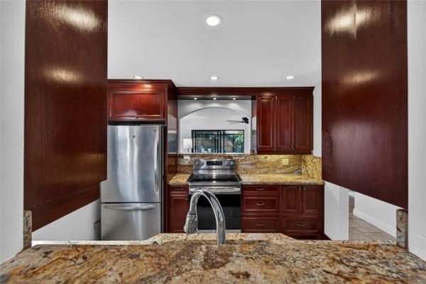Wilton Pines Townhomes, 2117 NE 11th Ave, Wilton Manors, Florida 33305, image 2