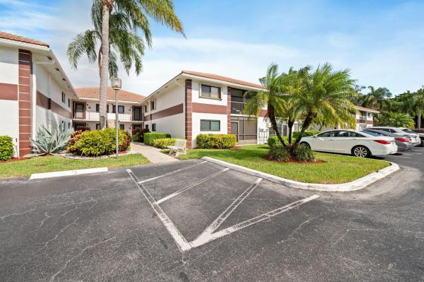 Pembridge At Lakes Of Delray, 15451 Pembridge Dr #206, Delray Beach, Florida 33484, image 1
