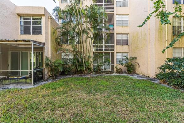 Live Oak Of Pine Island Ridge, 9410 Live Oak Pl #203, Davie, Florida 33324, image 3