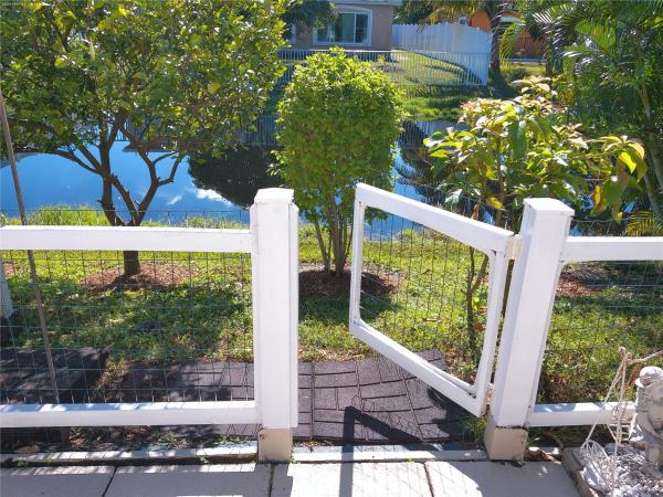 Oakland Estates, 4600 NW 43rd St, Lauderdale Lakes, Florida 33319, image 1