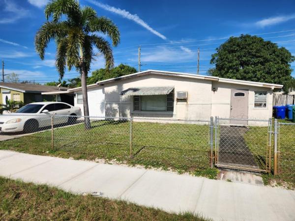 Boulevard Gardens, 2931 NW 5th Ct, Fort Lauderdale, Florida 33311, image 1
