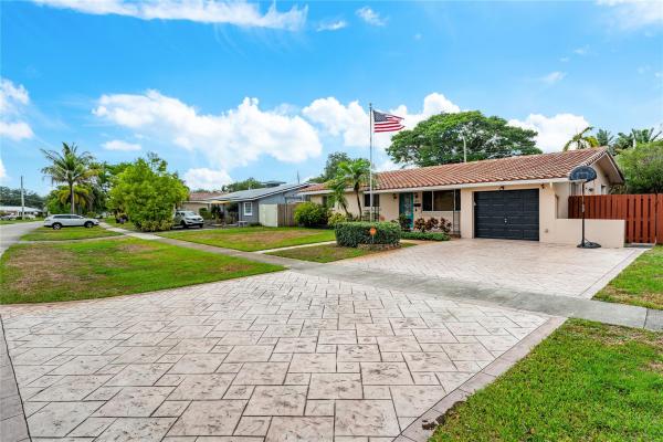 Hollywood Hills, 1512 E Hawthorne Cir, Hollywood, Florida 33021, image 1