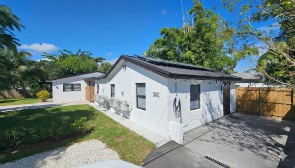 South Middle River, 1202 NE 3rd Ave, Fort Lauderdale, Florida 33304, image 1