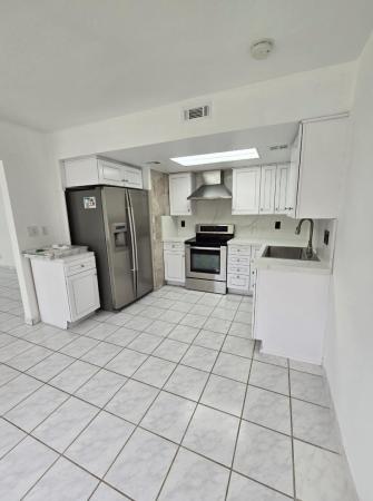 North Hollywood, 31 SW 10th St, Dania Beach, Florida 33004, image 1