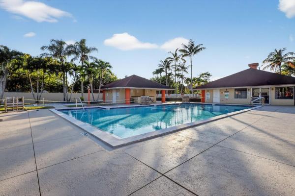 18840 NW 57th Ave #302, Hialeah, Florida 33015, image 1