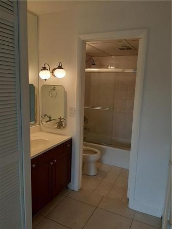 International Village At Inverrary, 3650 Inverrary Dr #3Q, Lauderhill, Florida 33319, image 3