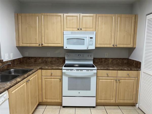 Sheridan Beach Club, 529 E Sheridan St #1081, Dania Beach, Florida 33004, image 1