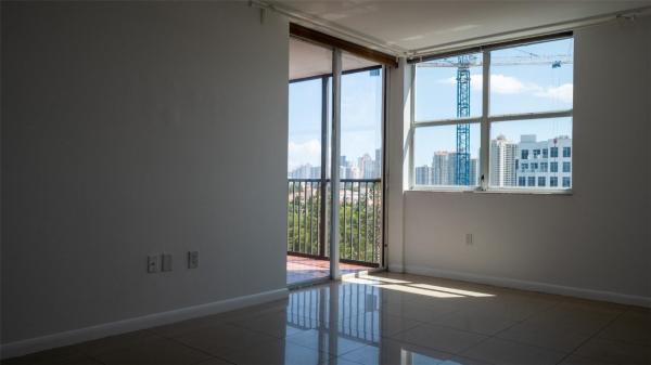 Bonavida, 20100 W Country Club Dr #1007, Aventura, Florida 33180, image 1