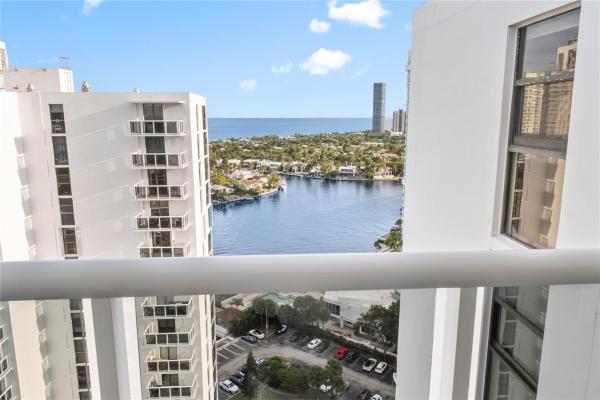 Waterview 1, 20505 E Country Club Dr #PH-33, Aventura, Florida 33180, image 3