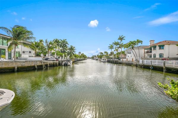 Mayfair Arms, 1790 E Las Olas Blvd #25, Fort Lauderdale, Florida 33301, image 1