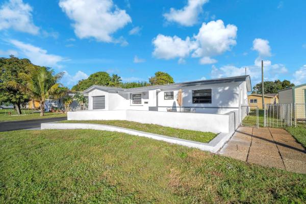 Castle Gardens, 2210 NW 50th Ave, Lauderhill, Florida 33313, image 3