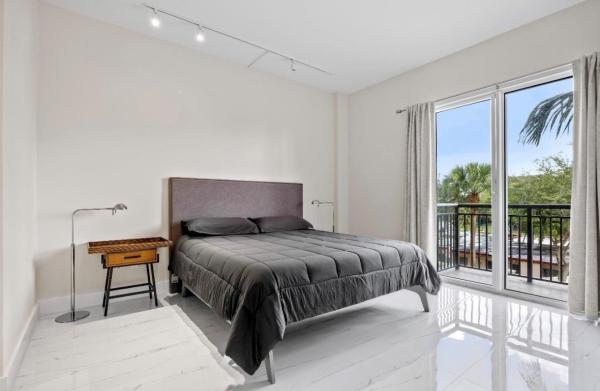 Wilton Station, 2609 NE 14th Ave #107, Wilton Manors, Florida 33334, image 2