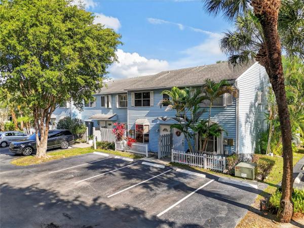 Edgewater Townhomes, 1921 NE 15th Ave, Fort Lauderdale, Florida 33305, image 1