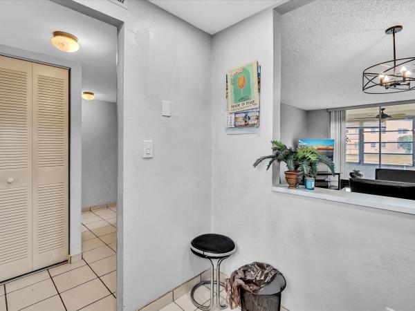 Sunrise Lakes 3, 9041 Sunrise Lakes Blvd #113, Sunrise, Florida 33322, image 2