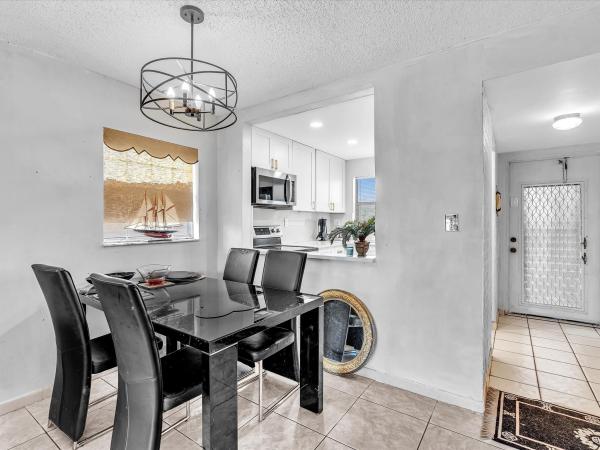 Sunrise Lakes 3, 9041 Sunrise Lakes Blvd #113, Sunrise, Florida 33322, image 1